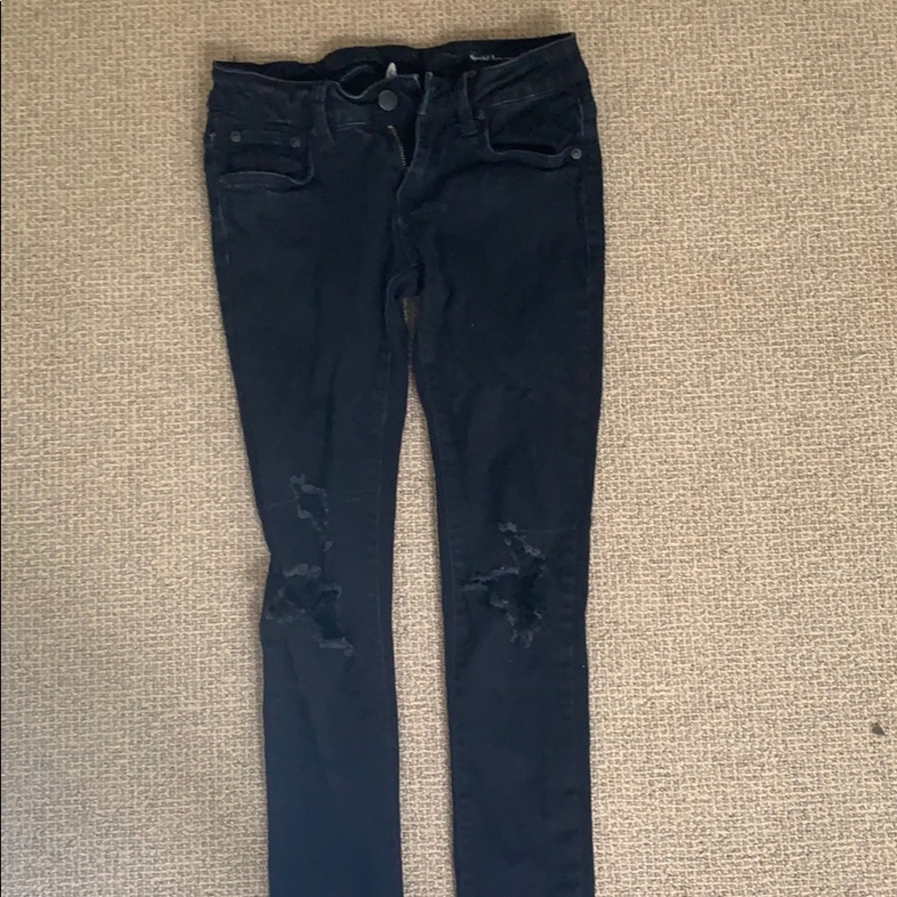 BLACK DISTRESSED SKINNY JEANS